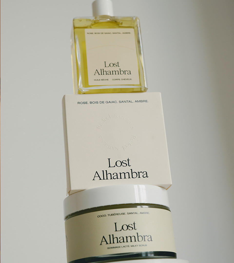 Rituel de soin pour le corps Lost Alhambra de chez Refeel Naturals composé de l'Huile sèche parfumée, du gommage lacté parfumé et du savon crémeux parfumé.